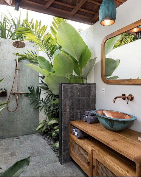 Balinese Outdoor Bathroom, Costa Rican Home Design, Bali Themed Bathroom, Jungle Home Aesthetic, Jungle Kitchen Ideas, Homestay Design Ideas, Tropical Toilet, Under The Bed Storage Ideas, Tropical Airbnb