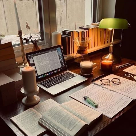 Study Mood, Studying Aesthetic, Study Corner, Study Aesthetics, Study Vibes, Study Organization, Aesthetic Study, Romanticizing School, Academic Motivation