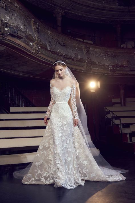 The 12 Most Jaw-Dropping Wedding Dresses From Bridal Fashion Week Saab Wedding Dress, Eli Saab, Elie Saab Wedding Dress, Elie Saab Bridal, Expensive Wedding Dress, Baju Kahwin, Open Backs, Dress Backless, Country Wedding Dresses