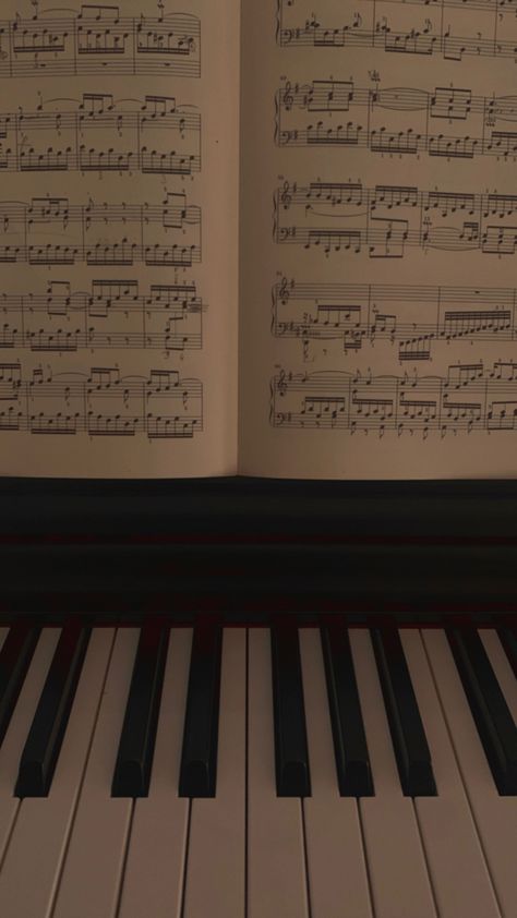 Piano Art Wallpaper, Piano Keys Aesthetic, Piano Aesthetic Wallpaper, Piano Motivation, Wallpaper Piano, Piano Aesthetic, Music Aesthetics, I Am A Singer, Book Edits