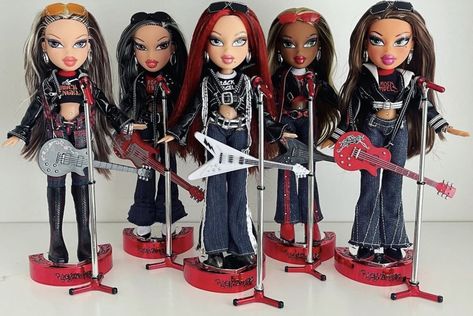 Bratz Rock Angels Outfits, Bratz Merch, Bratz Dollhouse, Bratz Rock Angelz, Bratz Doll Outfits, Brat Doll, Venus Fashion, Barbie Wardrobe, Bratz Inspired Outfits