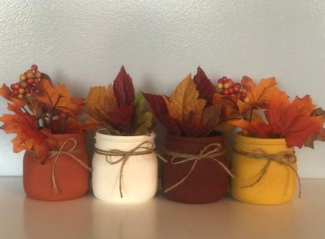 Rustic Fall Wedding Decor, Wedding Centerpieces Vintage, Fall Wedding Decor, Table Halloween, Fall Mason Jars, Fall Brunch, Mason Jar Decor, Rustic Pumpkin, Rustic Fall Wedding