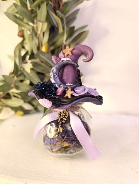 Clay Crafts Decoration, Polymer Clay Witch Hat, Witchy Clay Crafts, Polymer Clay Witch, Clay Witch, Magic Crafts, Clay Jar, Clay Cup, Polymer Clay Figures