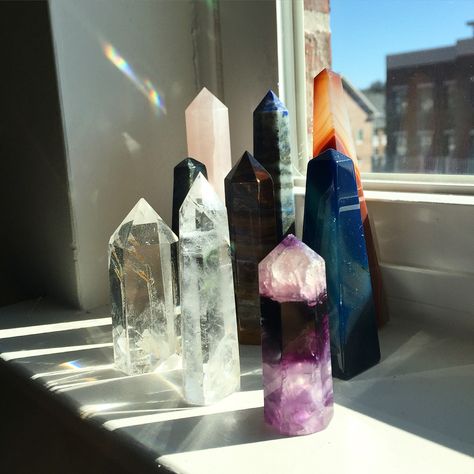 Crystal point collection, GemGossip.com Christmas Inspo, Rocks And Gems, Crystal Points, Gems And Minerals, Lava Lamp, Dream Room, Rocks And Crystals, Pendant Jewelry, Crystal Healing