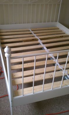 Cheaply build your own bed slats for ikea bed.  Full bed is 54" wide. Bed Slats Diy Projects Ideas, Twin Beds For Adults, Ikea Queen Bed, Ikea Bed Slats, Ikea Room Divider, Cheap Beds, Built In Bed, Queen Bed Sheets, Box Springs