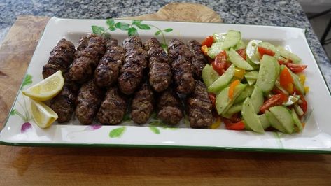 Croatian Beef Recipes, Cevapcici Recipe, Croation Recipes, Meat Ideas, Coco Puffs, Serbian Food, Croatian Food, Croatian Cuisine, German Foods