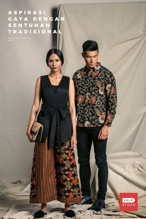 Outfit Kondangan Pria, Ootd Couple, Kondangan Outfit, Batik Clothing, Silk Wrap Top, Batik Kebaya, Tenun Ikat, Batik Couple, Traditional Attires