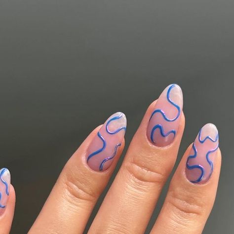 the nailologist🍒🌸🦋🌈✨ on Instagram: "chrome squiggles ✨ #summernails #nailinspo #chromenails" Gel Nail Designs Line Art, Simple Squiggle Nails, Squiggles Nails, Nail Art Squiggles, Linework Nail Art, Wavy Line Nails, Chrome Line Nails, Nails With Line Designs, Skiing Nails