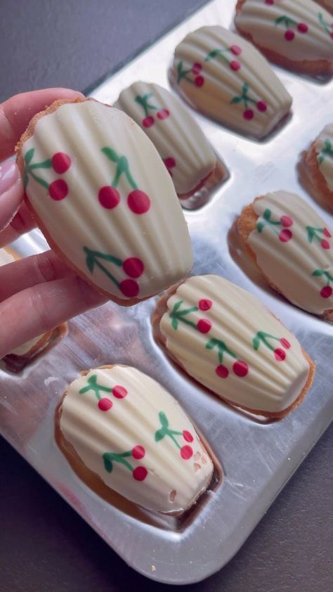 Cherry madeleines 🍒🍒🍒 . . So I have been obsessed with getting these signature authentic madeleine humps recently. After many test batches I finally found the perfect method!!! Check out on my blog tonight and I will share the secret to these magical humps 😍 my previous attempts has been flat as a pancake but still tasty. . . Super excited my Madeleines look so perfect now 😍 BUT it’s not perfect enough unless I jazz it up a bit more 🤣 hope you like the cute chocolate cherry design. . . . # Madeleine Cookies Recipe, Foodie Aesthetic, Madeline Cookies, Madeleine Recipe, Madeleine Cookie, Cute Chocolate, Afternoon Tea Recipes, Cherry Design, Homemade Vanilla