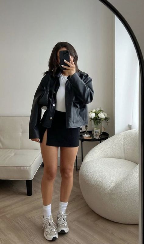 Looks Adidas, Skandinavian Fashion, Pastel Outfit, Neue Outfits, Looks Party, Leather Jacket Outfits, Miniskirt Outfits, Looks Street Style, Mode Inspo