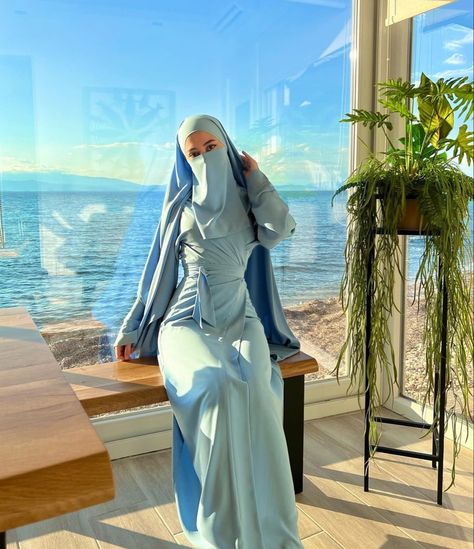 Niqabi fashion muslimuh fashion, blue jilbab, blue hijab, blue niqab, picture at the beach, silk hijab, silk Jilbab, silk niqab Cute Hijabi Outfits, Hijabi Fits, Modest Dresses Fashion, Niqab Fashion, Pashmina Hijab Tutorial, Hair Scarf Styles, Modest Fashion Hijab, Hijab Bride, Muslim Outfits Casual