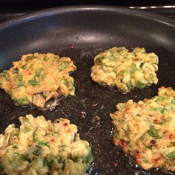 Okra Patties Recipe, Okra Patties, Vegan Corn Fritters, Vegan Grill, Okra Recipes, Patties Recipe, Fritter Recipes, Potato Cakes, Freezer Friendly