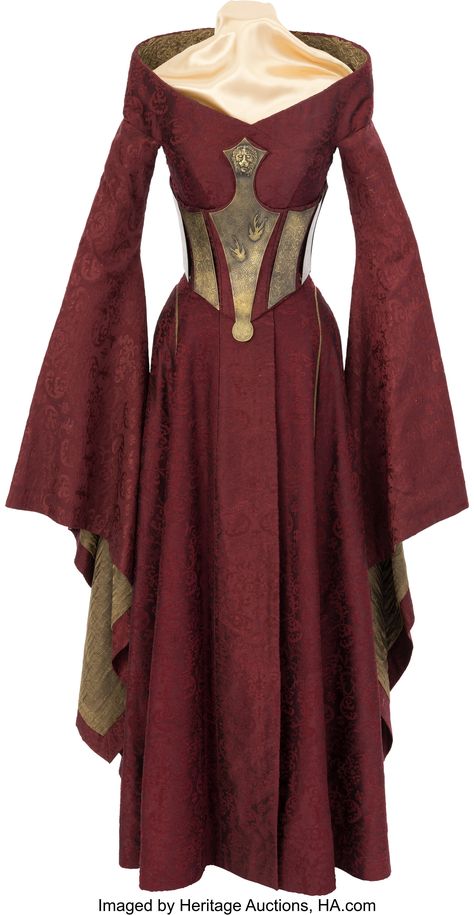 Cersei Lannister Armor Dress, Game Of Thrones Outfits Inspiration, Game Of Thrones Inspired Dress, Armored Corset, Cersei Dress, Cersei Lannister Dress, Medieval Dress Drawing, Lannister Dress, Historical Dresses Medieval