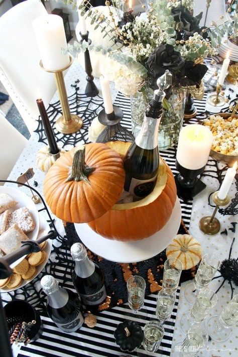 Halloween Table - Sips & Sweets for a Girl's Night In Adult Halloween Party Decorations, Chic Halloween Decor, Halloween Chic, Halloween Table Settings, Table Halloween, Classy Halloween, Hallowen Ideas, Halloween Party Dinner, Tafel Decor