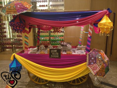 Wedding Food Stall Decoration, Indian Food Stall Decor, Pani Puri Stall Design, Pani Puri Stall Decoration Ideas, Food Stall Ideas For College Fest, Food Stall Decoration Ideas, Food Stall Decoration Ideas Fair, Stall Decoration Ideas Fair, Rajasthani Theme