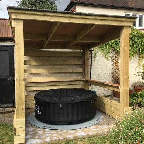 Our Top Hot Tub Shelters of 2017 To Inspire You - Lay-Z-Spa Blog | Lay-Z-Spa UK Diy Hot Tub Enclosure, Hot Tub Enclosure Ideas, Whirlpool Deck, Hot Tub Enclosure, Hot Tub Shelters, Deco Spa, Backyard Plans, Tub Deck, Enclosure Ideas