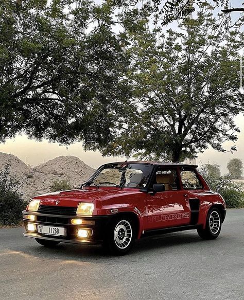 Renault 5 Turbo, Aesthetic Cars, Renault Alpine, Top Gear, Dream Garage, Car Photography, Car Camping, R5, Cool Cars