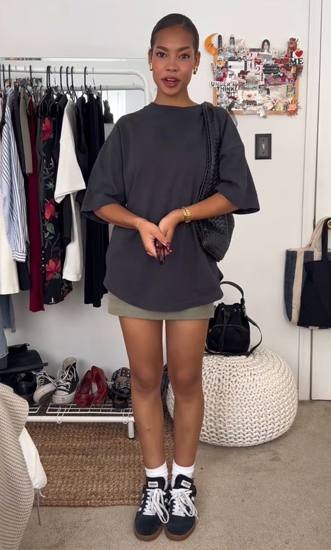 Black Oversized T Shirt Outfit, Baggy Tshirt Outfit Summer, Arizona Summer Outfits, Big T Shirt Outfits, Baggy Tshirt Outfit, Biker Shorts Outfits, Oversized Tshirt Outfit, Outfit Biker, Clean Fits