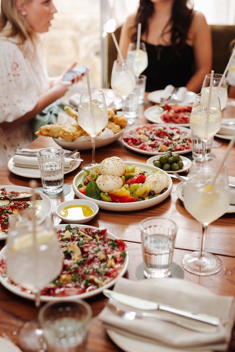 The Best Bottomless Brunch: Sydney's Must-Try Boozy Brunches | Sitchu Sydney Slow Roasted Lamb Shoulder, Salt And Pepper Squid, Bachelorette Brunch, Brunch Restaurant, French Toast Bites, Date Pudding, Vegan Wine, Bottomless Mimosas, Boozy Brunch