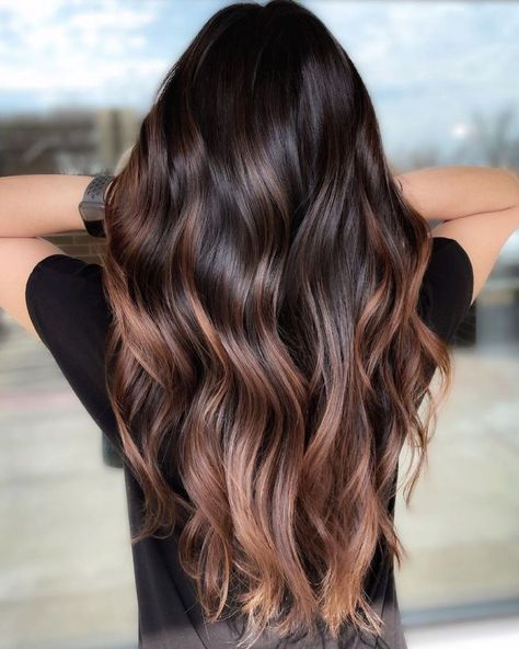 Chestnut Highlights on Brunette Hair Balayage On Black Hair, Dark Brunette Balayage, Dark Balayage, Balayage Straight Hair, Balayage Long Hair, Black Hair Balayage, Hair Color Options, Brunette Balayage, Balayage Hair Dark