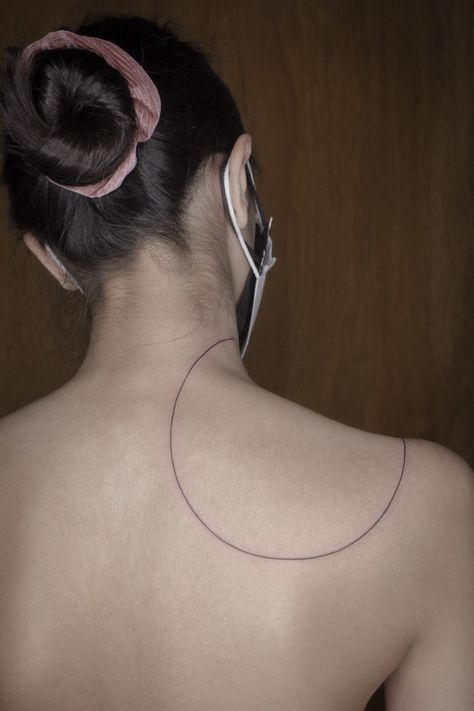 Body Line Tattoo, Tattoo Markings, 04 Tattoo, Tattoo Lines, Minimalist Ear Piercings, Artsy Tattoos, One Line Tattoo, Tattoo Spots, Circle Tattoos