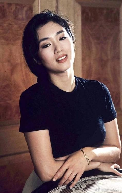 Gong Li 90s, Cherie Chung, China Actress, Joey Wong, Biker Romance, Gong Li, Hong Kong Movie, Retro Beauty, 가을 패션