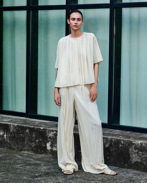 SS24-WOMENSWEAR-LOOKBOOK Rtw 2024, Pleated Set, Pleats Top, Damson Madder, Joseph Fashion, Spring Summer 2024, Wardrobe Style, Spring 2024, 2024 Collection