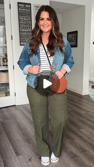 Courtney Hamilton | Midsize Style | Easy Makeup Over 30 on Instagram: "Curvy. Friendly. Cargos. 😱🎤 I have been waiting for these.. for what feels like all of my life 👏🏻 If you’re a curvy girly too and you’ve wanted to try this trend - give these a go!! ✨ Comment ‘cargo’ for a link to this outfit 🤍 •you can find allll of my outfits a style tips through my link in bio <click the LTK button> Stick around for more curvy friendly, style over 30 with me @itscourtneyhamilton #size12 #size14style #midsizeootd #cargopants #targetstyle #styleover30 #elevatedbasics #howtostyle Curvy style, curvy fashion, Target finds, how to style cargos, errand outfit, weekend outfit, closet staples, California mom, California style, size 12, size 14, body confidence" Midsize Style 2024, Curvy Cargo Pants Outfit, Midsize Cargo Pants Outfit, Courtney Hamilton, Makeup Over 30, Petite Curvy Outfits, Curvy Mom Outfits, Errand Outfit, Cargo Jeans Outfit