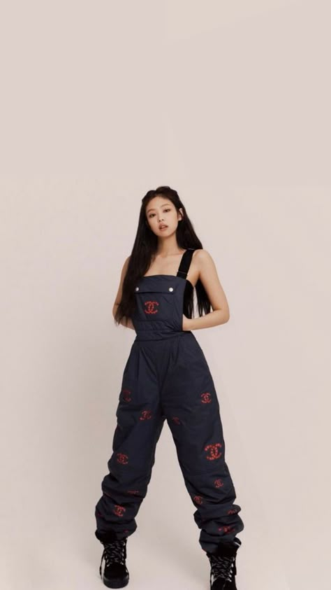 #jennie #blackpink #chanel Jennie Chanel Outfit, Chanel Jumpsuit, Jennie Kim Chanel, Chanel Jennie, Jennie Chanel, Chanel Outfit, Mode Chanel, W Korea, Baggy Clothes