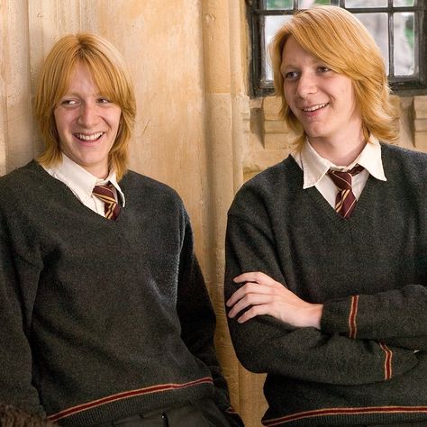 The Weasley Twins, Oliver Phelps, Fred And George, Fred And George Weasley, Weasley Twins, Fred Weasley, George Weasley, Fantastic Beasts, Wizarding World