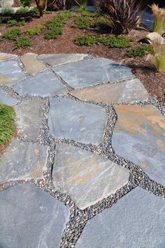 Flagstone Pathway, Stone Garden Paths, Flagstone Walkway, Backyard Walkway, Walkway Landscaping, Pathway Landscaping, Flagstone Patio, Stone Walkway, Garden Steps