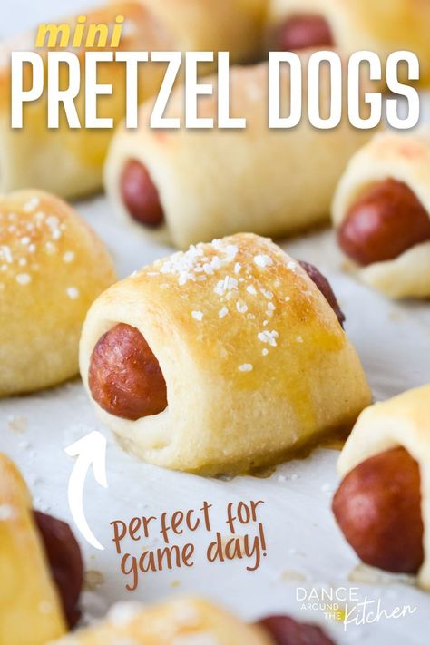 These Mini Pretzel Dogs are the perfect for game day appetizers, after school snacks and quick ‘n easy lunches! #LittleSmokies #SuperBowlFood #Appetizers #AfterSchoolSnacks Small Hot Dog Appetizers, Pretzel Dogs Easy Pizza Dough, Easy Pretzel Dogs, Easy Kid Friendly Appetizers, Mini Weiner Appetizers, Pretzel Dogs Easy, Mini Pretzel Dogs, Easy Game Day Food, Pretzel Dogs Recipe