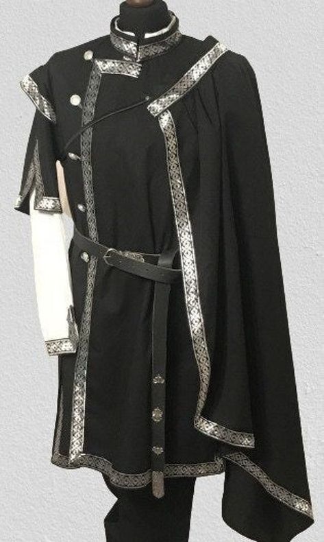 Royal Cape With Trim Decoration Reenactment, LARP, Fantasy, Medieval - Etsy Midevil Mens Clothes, Fantasy Shoulder Cape, Space Captain Outfit, Corellon Larethian D&d, Medieval Spain Clothing, Royal Robes King, Masc Witch Outfit, Warrior Outfits Men, Fantasy Royal Clothing