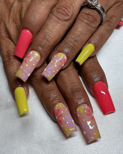 💐 • • • Apres Natural Medium Square • IGel (I’m Blushing) • DND Gel Polish • #nails #nailsnailsnails #nailsofinstagram #nailart #nailsbyavryl #gelx #gelxnails #gelxnailtech #explorepage #squarenails #springnails Gel Polish Nails, Dnd Gel Polish, Polish Nails, Square Nails, Spring Nails, Gel Polish, Nail Art, Nails, Square