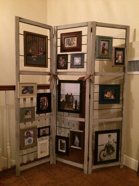 Tri fold door frame. Diy Showcase Display, Exhibition Display Wall, Room Deviders, Art Studio Storage, Craft Fair Booth Display, Craft Show Booths, Fold Door, Vendor Displays, Photo Stand