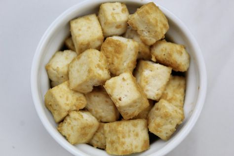 Crispy Baked Tofu (Without Cornstarch) Tofu Without Cornstarch, Oven Tofu, Tofu Enchiladas, Easy Crispy Tofu, Cinnamon Roll Baked Oatmeal, Cinnamon Roll Oatmeal, Tofu Baked, Crispy Baked Tofu, Cannellini Beans Recipes