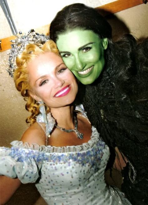 WICKED!! Original Glinda - Kristen Chenowith and original Elphaba - Idina Menzel Jena Malone, Elphaba And Glinda, What I Like About You, Wicked Musical, Kristin Chenoweth, Idina Menzel, Defying Gravity, Theatre Life, Broadway Musicals