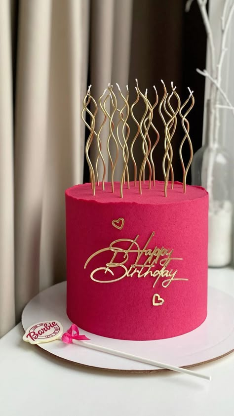 Ideas De Cumpleaños Aesthetic, Pink Birthday Cake Aesthetic, Bday Cakes Aesthetic, Bolo Aesthetic, Jewellery Cake, Pasteles Aesthetic, 26 Birthday Cake, Decorate A Cake, Birthday Cake Decorating Ideas