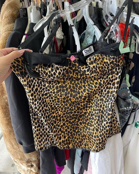 Leopard Print Top Outfit, Leopard Print Clothes, Leopard Top Outfit, Thrifted Pieces, Thrift Outfit, Leopard Print Corset, Leopard Outfit, Thrift Clothes, Leopard Print Outfits