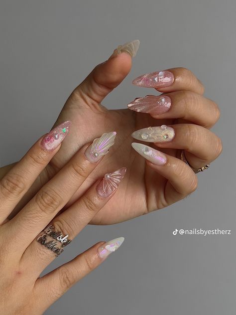 Mermaid Pink Nails, Shell Nails Seashells, Seashell Nails Acrylic, Pink Shell Nails, Sea Inspired Nails, Pink Mermaid Nails, Mermaid Nails Design, Sea Shell Nails, Siren Nails