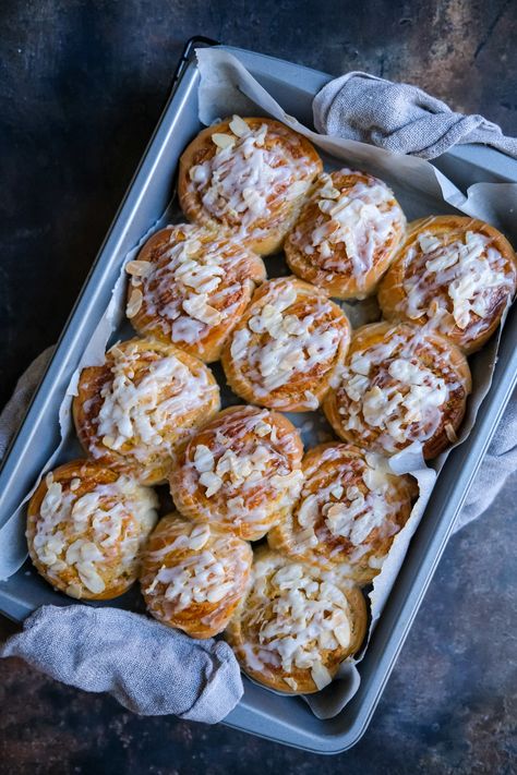 The Best Almond Buns Ever - Patisserie Makes Perfect Almond Cream Brioche Buns, Almond Brioche Buns, Doughnut Fillings, Market Desserts, Almond Buns, Homemaking Recipes, Almond Rolls, Almond Danish, Almond Croissants