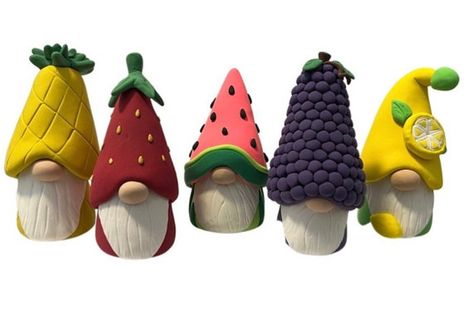 Clay Gnomes Diy, Clay Gnomes, Clay Sculpture Art, Whimsical Pottery, Handmade Gnomes, Kids Clay, Polymer Inspiration, Diy Air Dry Clay, Fairy Furniture