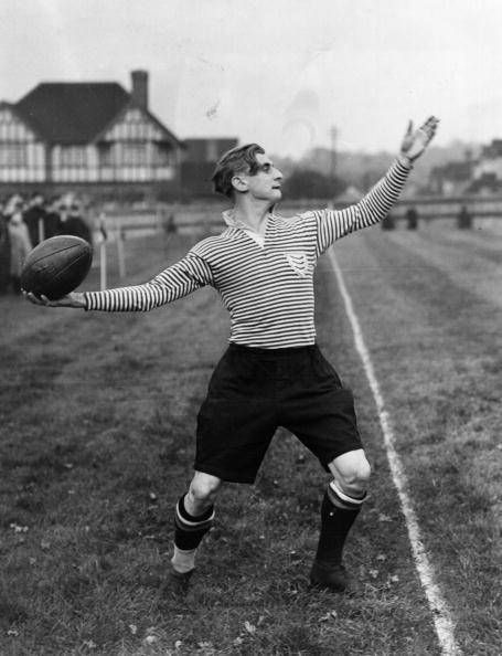 Rugby Photography, Rugby Vintage, Michael Carter, Sporting Legends, Australian Football, England Rugby, Comics Artist, Nice Pictures, Vintage Mens Fashion