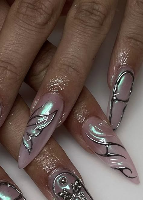 Nail Designs With Metallic Lines, Metalic Design Nails, Silver Aesthetic Nails, Isolated Chrome Design Nails, 2yk Nails, Chrome Y2k Nails, Silver Design Nails, Chrome Butterfly Nails, Techno Nails