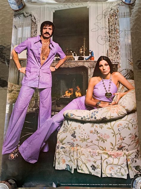 Rock And Roll Couple Costume, Sonny And Cher Costumes, Hollywood 70s, Cher Halloween, Vintage Poster Music, 70s Couple, Cher 70s, Cher Fashion, Sonny Bono