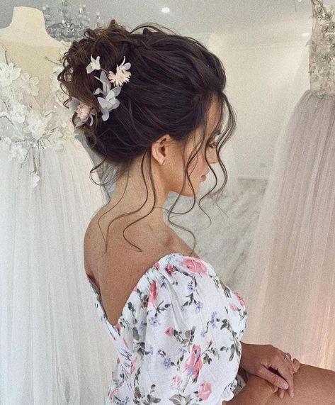 High Updo Wedding, Messy Bun Wedding, High Bun Wedding, Bridal Hair Up, High Updo, Wedding Hair Trends, Hot Wedding, Wedding Bun Hairstyles, Wedding Hair Up