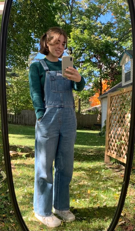 women’s bob haircut, sweater, overalls Long Dungarees Outfit, Blue Jean Overalls Outfits Winter, Unique Overall Outfits, Overalls Turtleneck Outfit, Blue Overalls Aesthetic, Sweatshirt With Overalls, Overalls With Sweater Outfit, Sweatshirt Overalls Outfit, Overalls With Sweatshirt