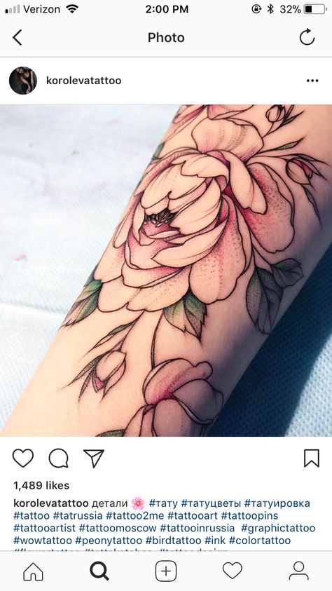 I want something like this on my right arm. Hamsa Tattoo, Tattoo Zeichnungen, Peonies Tattoo, Tattoo Arm, Minimal Color, Tattoo Life, Trendy Tattoos, S Tattoo, Love Tattoos