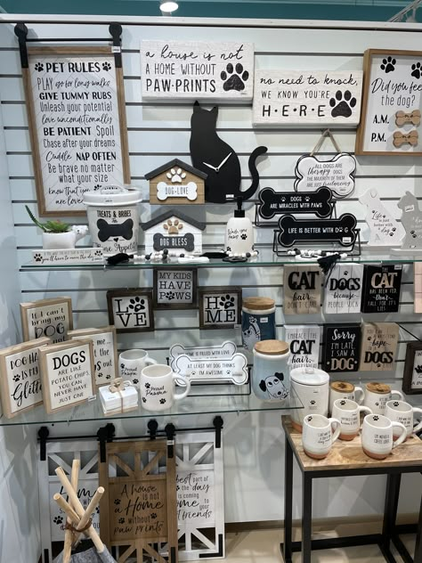 Pet Store Display Visual Merchandising, Dog Shop Ideas, Pet Boutique Ideas, Cat Daycare, Pet Store Display, Dog Boutique Ideas, Pet Store Design, Pet Store Ideas, Pet Cafe