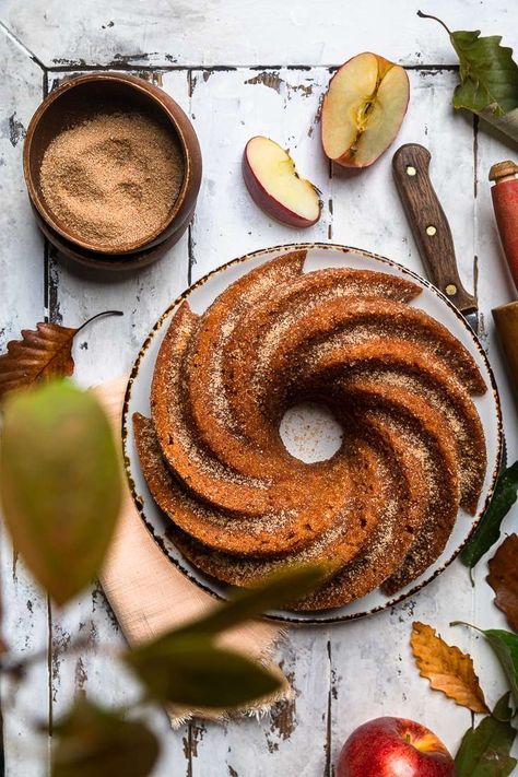 A plate of Vegan apple cider donut cake uncut. Apple Cider Cake Recipe, Cider Cake Recipe, Vegan Apple Cider, Apple Cider Donut Cake, Cider Donut Cake, Apple Cider Cake, Cider Cake, Donuts Cake, Sweet Brunch